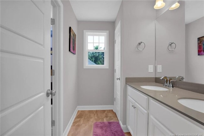 Building Photo - 208 Walker Downs Cir