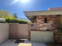 Building Photo - 555 S Thornhill Rd