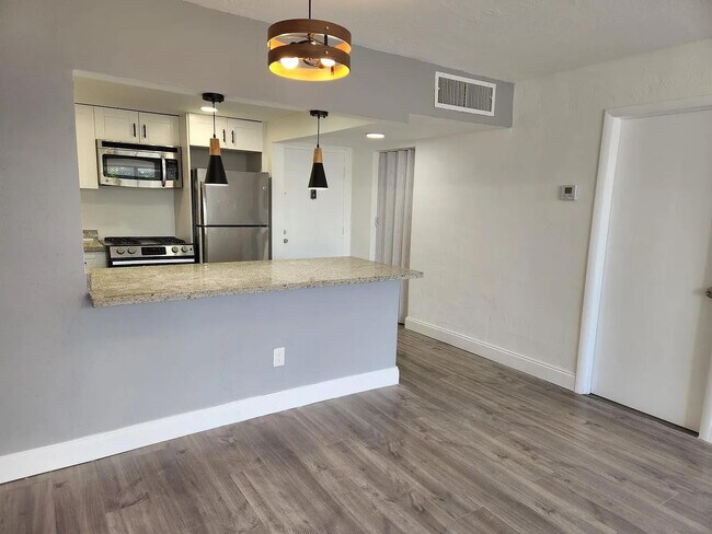 Building Photo - 2175 NE 170th St