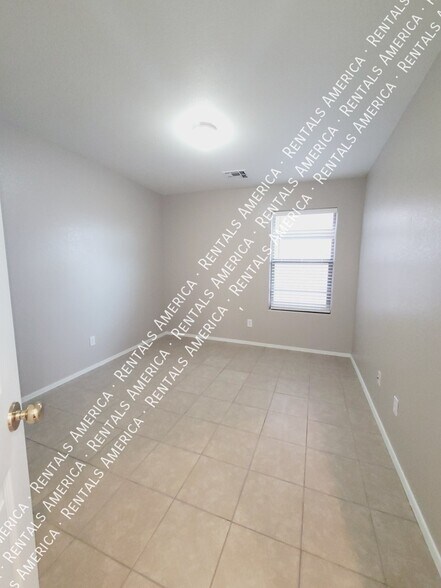 Building Photo - 776 E Cowboy Cove Trail