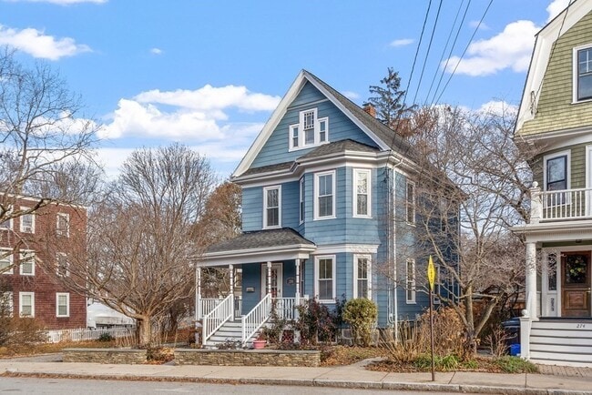 Building Photo - 270 Poplar St