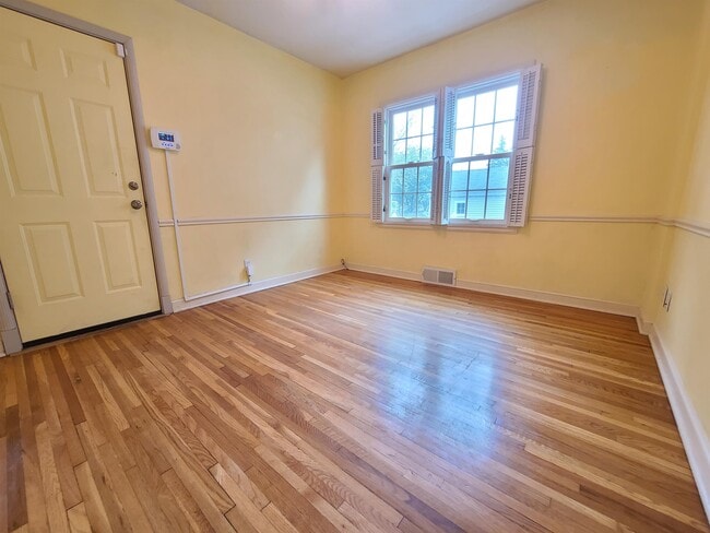 Building Photo - 1103 1st St NW