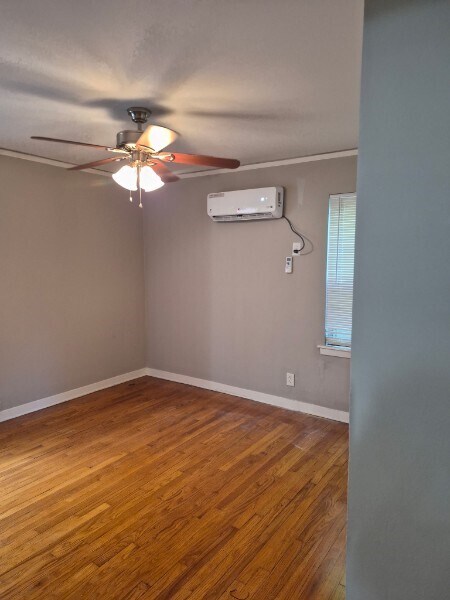 Building Photo - 4714 Oakshire Dr