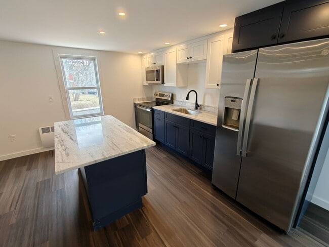 Building Photo - 225 State St