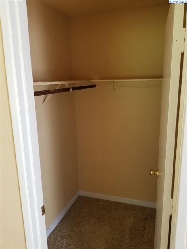 Building Photo - South Richland Townhouse for rent