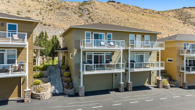 Building Photo - 23251 Sunserra Loop NW