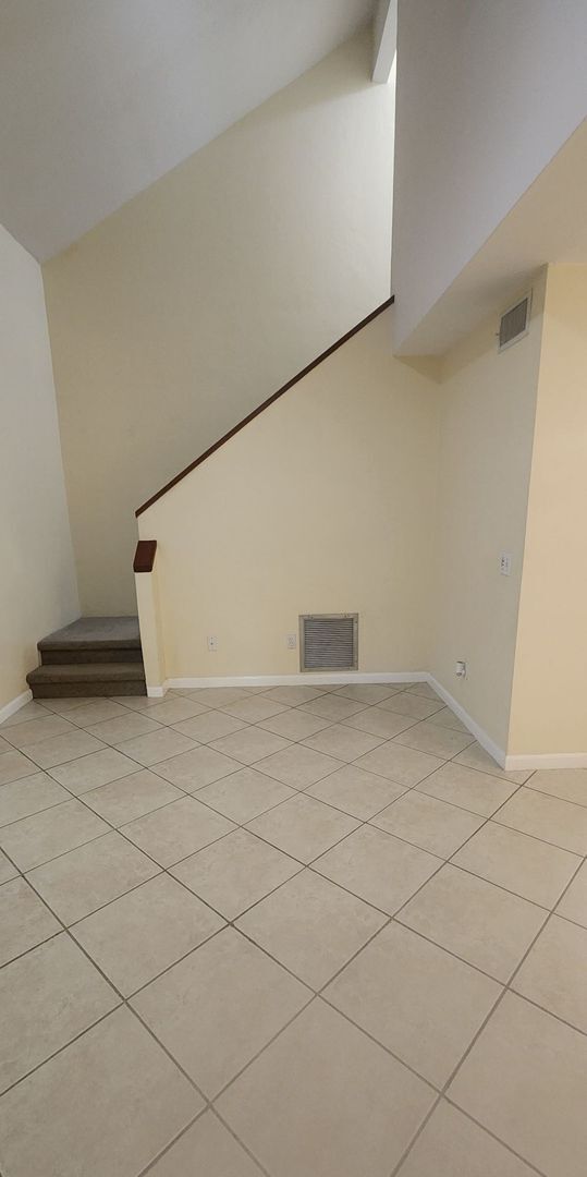 Building Photo - 2/2 in Timberway II!