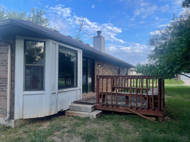 Building Photo - Beautiful 3 bedroom 2 bath in great location.
