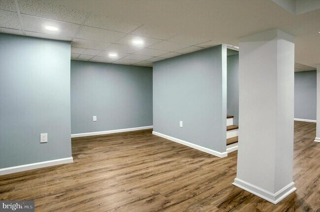 Building Photo - 2400 Linglestown Rd