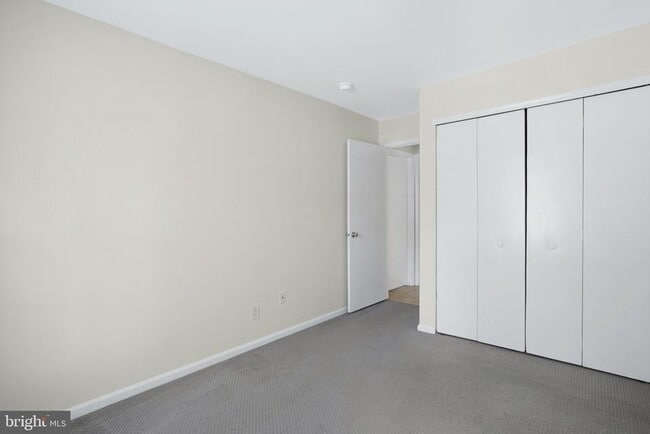 Building Photo - 1207 Yarmouth Ln