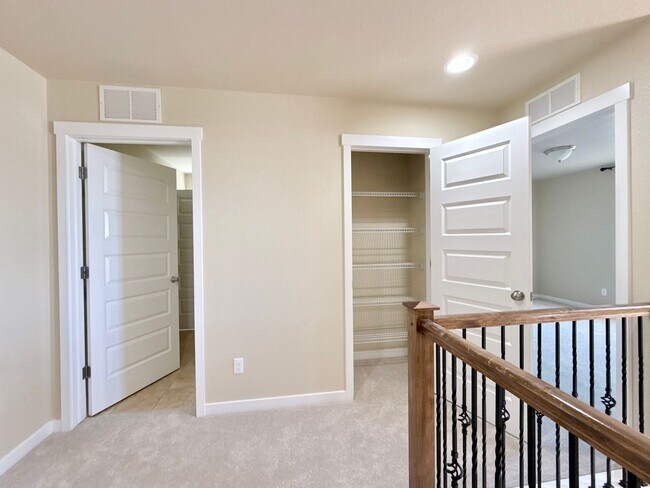 Building Photo - 6531 Wexford Dr