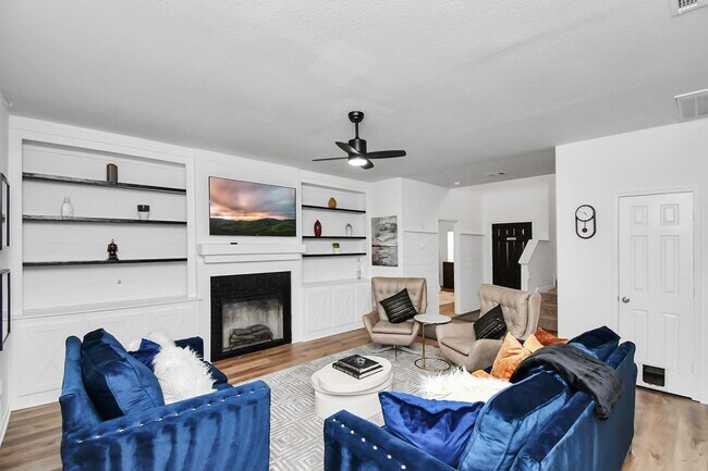 Building Photo - 6715 Plum Springs Ln
