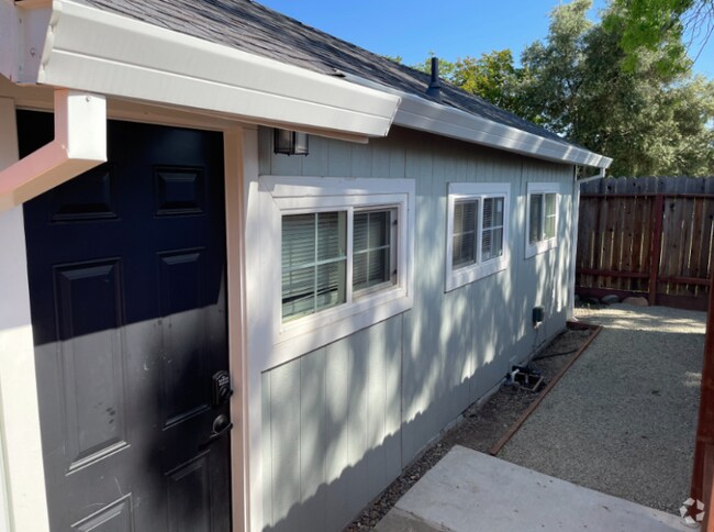 Building Photo - 210A Marshall Ave