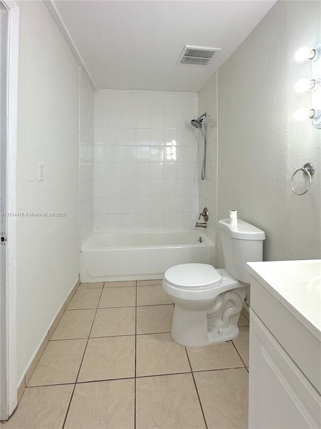 Building Photo - 2225 Taylor St