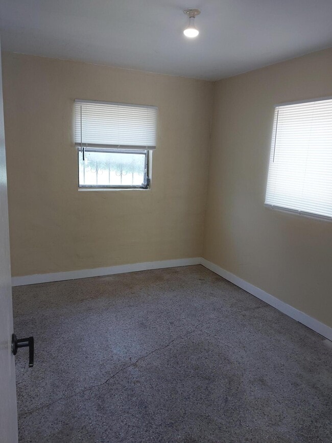 Building Photo - 2107 San Marcos Ave