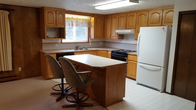 Building Photo - 2 bed, 2 bath, 2 car garage in Agnew
