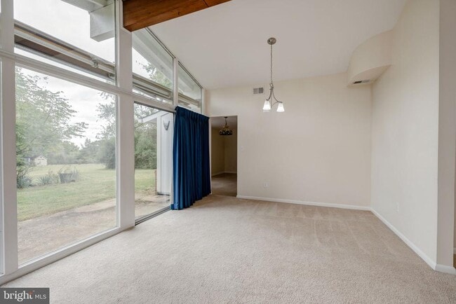 Building Photo - 10901 Haislip Ln