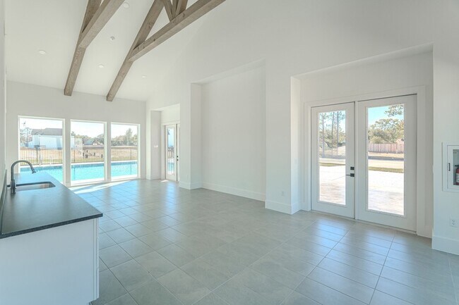 Building Photo - 7628 Inwood Hls Ln