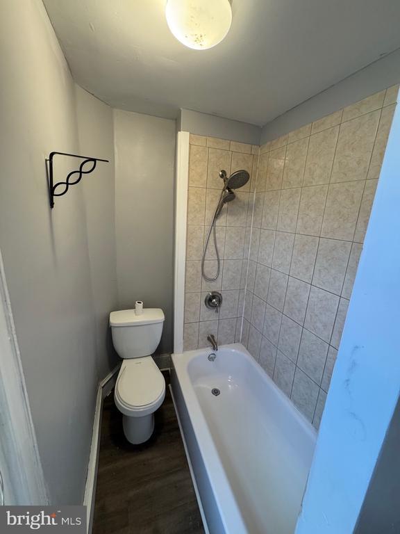 Building Photo - 729 E Haverford Rd