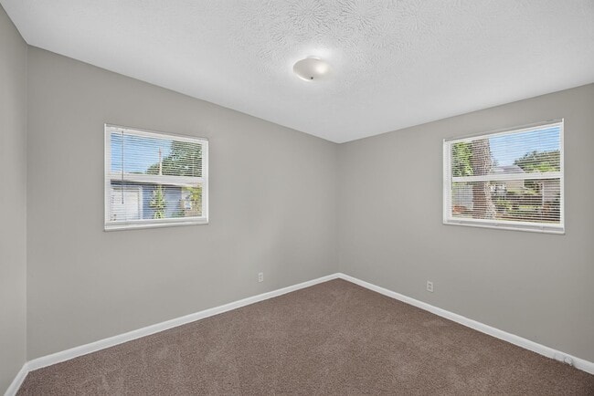 Building Photo - 87 Saratoga Cir S