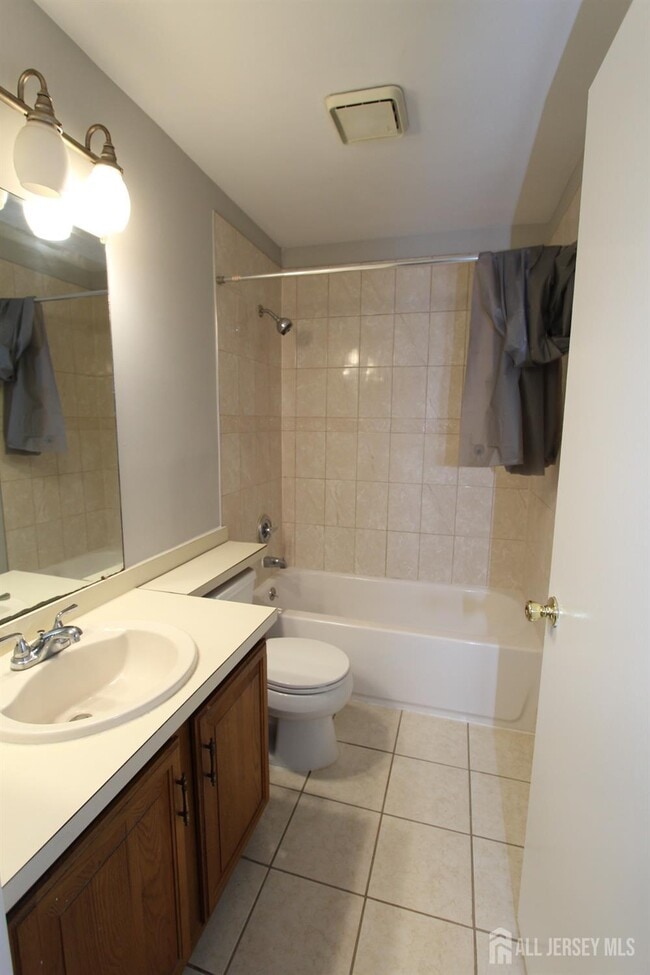 Building Photo - 1204 Aspen Dr