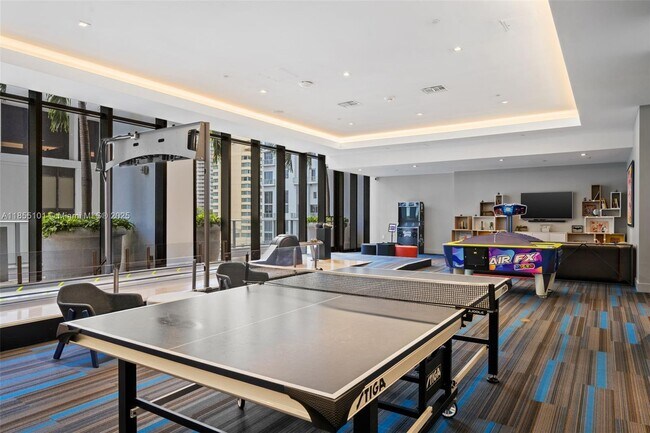 Building Photo - 1010 Brickell Ave
