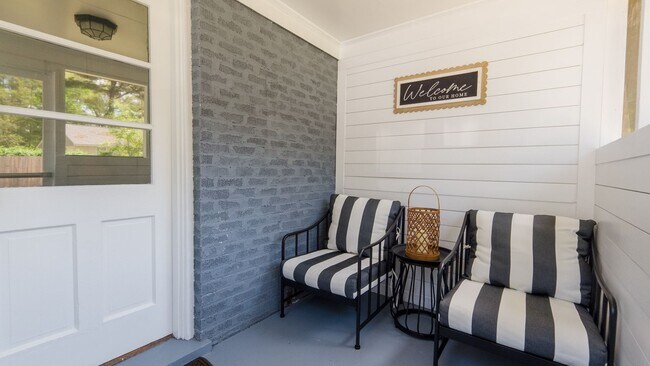 Building Photo - Solid brick duplex located in Forest Acres