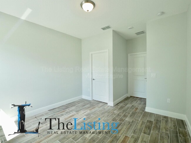 Building Photo - 406 Albatross Ct