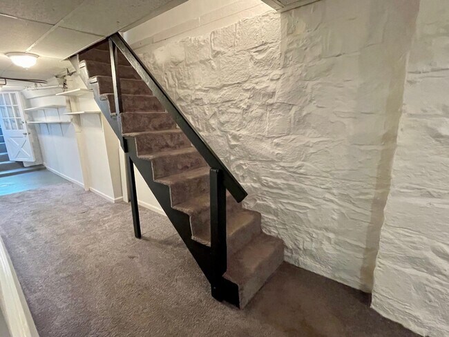 Building Photo - 27 Hopkins Ave