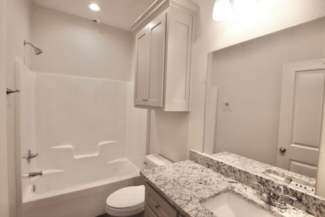 Building Photo - Luxury 3 Bedroom 2 Bath Townhomes in Bullard ISD!