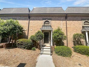 Building Photo - 6980 Roswell Rd