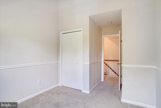 Building Photo - 8830 Thomas Lea Terrace