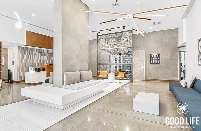 Building Photo - Beautiful 1B/1BA Condo in Downtown Near Petco Park W/ Views, A/C, W/D, Balcony, Rooftop Deck & Gym!