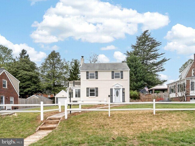 Building Photo - 10506 Lorain Ave