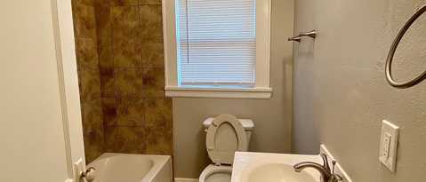 Building Photo - 2737 Canton Dr
