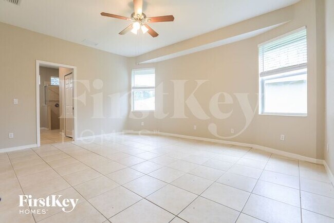 Building Photo - 4511 Jaslo Ave