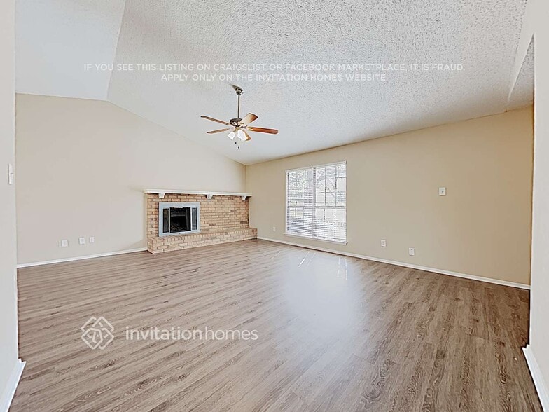 Building Photo - 503 Thorn Wood Dr