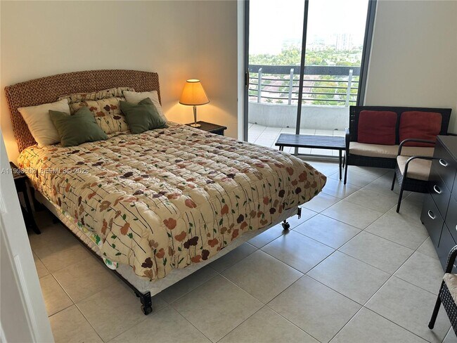 Building Photo - 3530 Mystic Pointe Dr