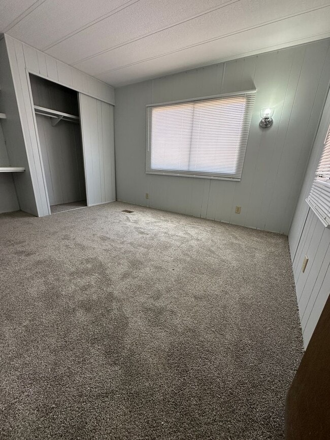 Building Photo - Newly Remodeled