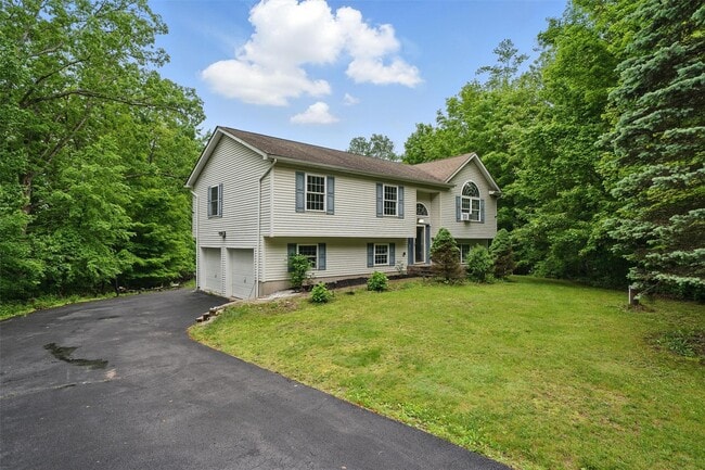 Building Photo - 2067 NY-211