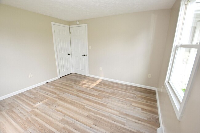 Building Photo - Remodeled 3 bedroom 1 bath home in South Bend IN