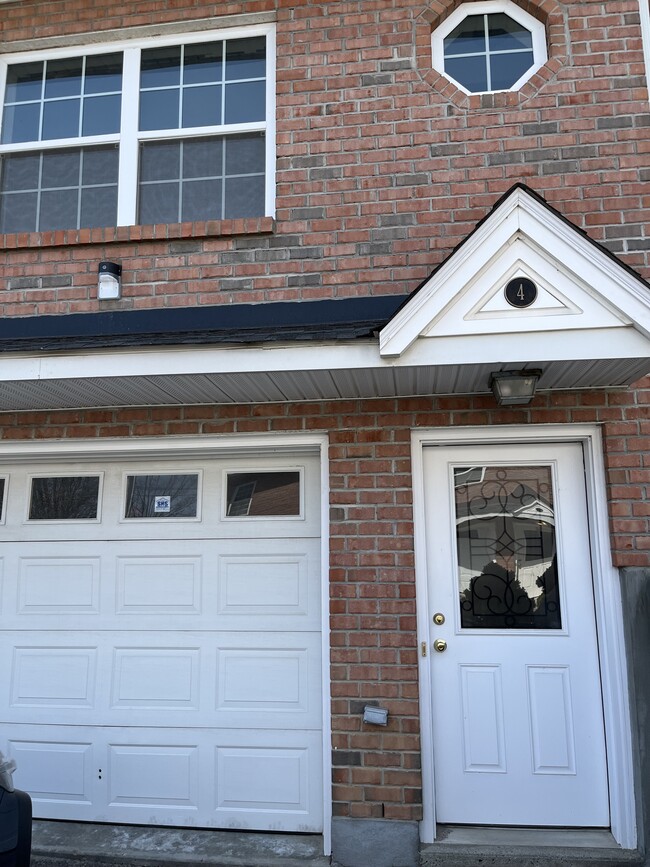 Building Photo - 1536 Highland Ave