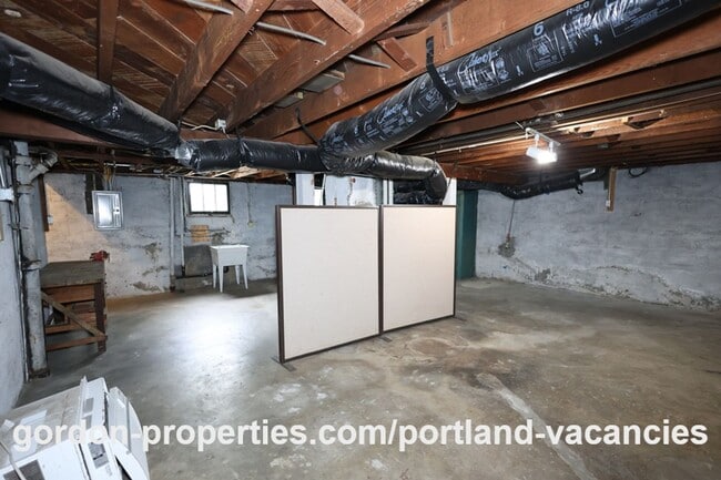 Building Photo - SE 11th Ave - Vintage 1 bedroom bungalow with office/den in Brooklyn neighborhood