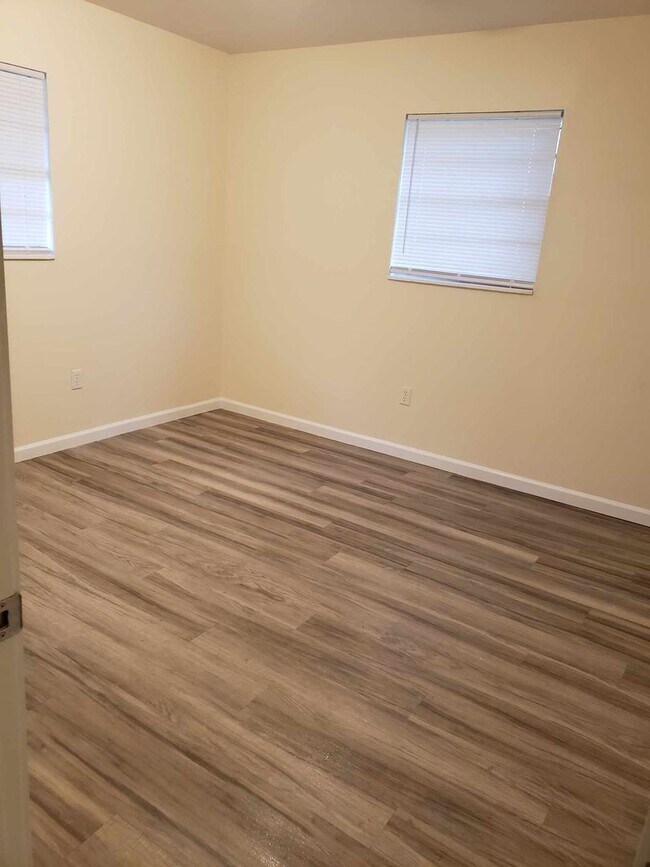 Building Photo - 3 Bedroom 2 Bath home in Milton