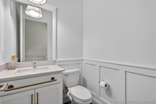 Building Photo - 799 Hookline Cir