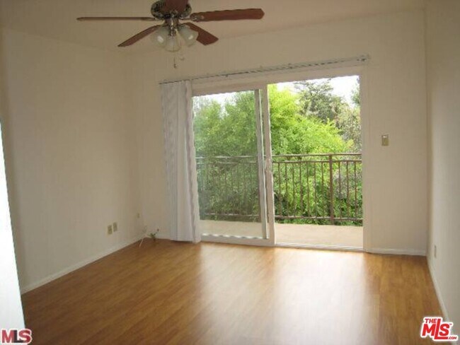 Building Photo - 5252 Coldwater Canyon Ave