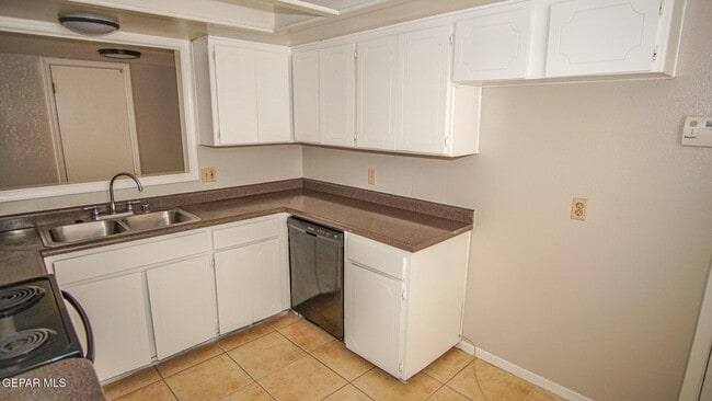 Building Photo - 11608 James Watt Dr