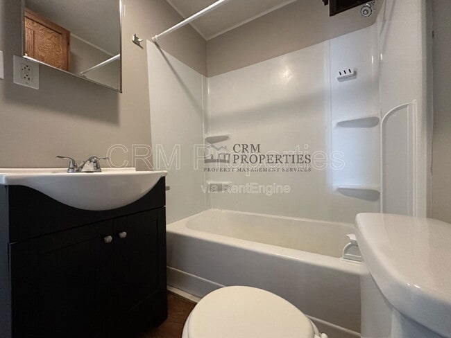 Building Photo - 1526 S Union St