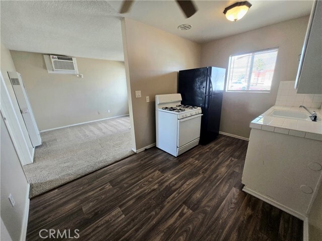 Building Photo - 981 W Kimball Ave