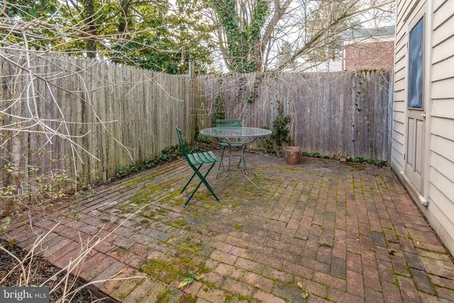 Building Photo - 45 York St